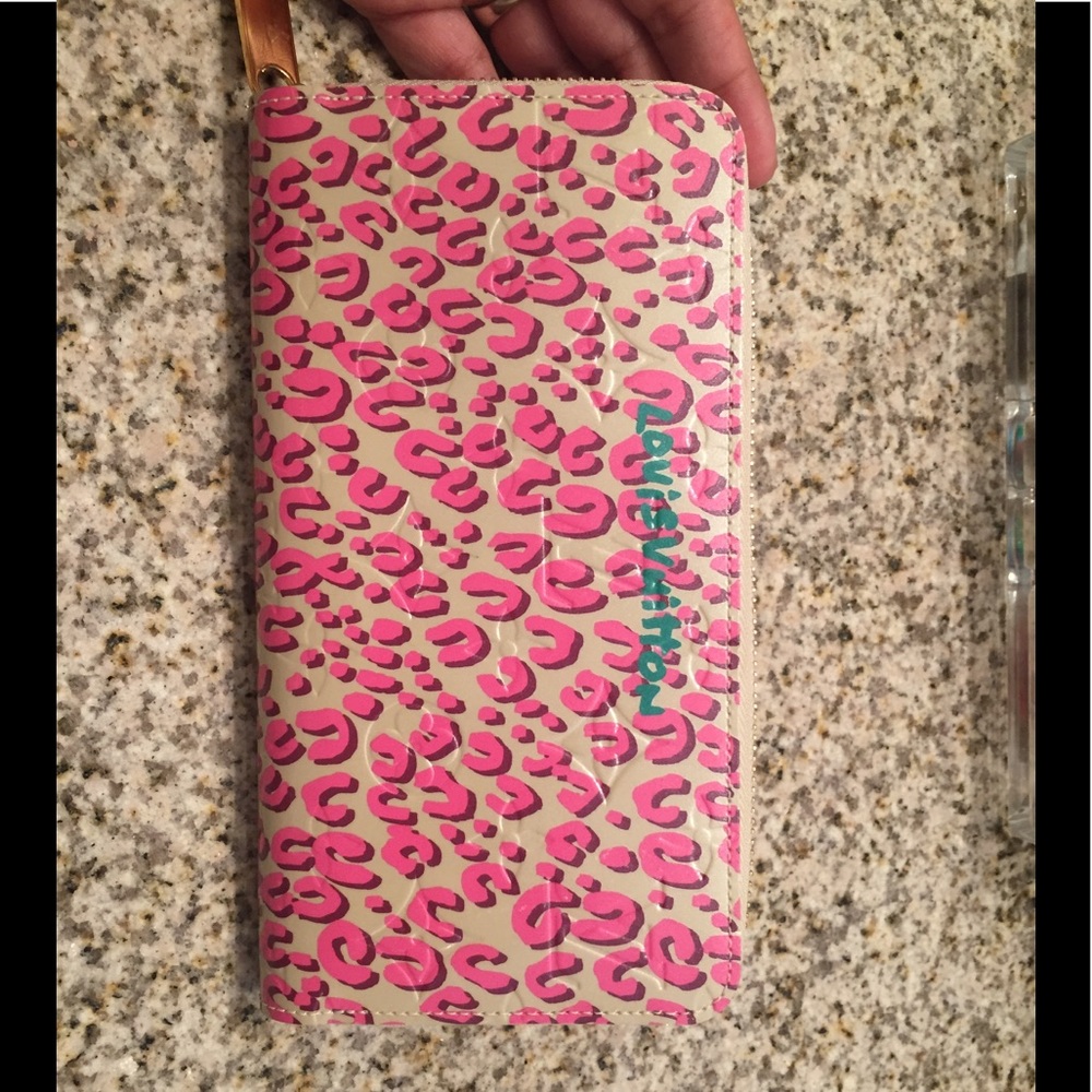 ❌SOLD❌Authentic Louis Vuitton Leapored Wallet
